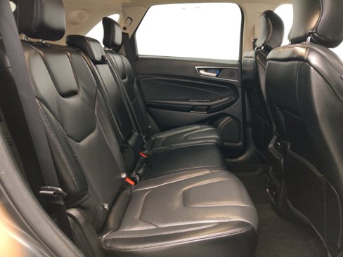 Used 2019 Ford Edge Titanium image 19