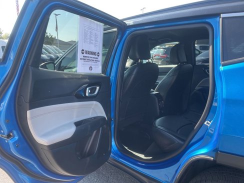 Used 2023 Jeep Compass Limited image 29