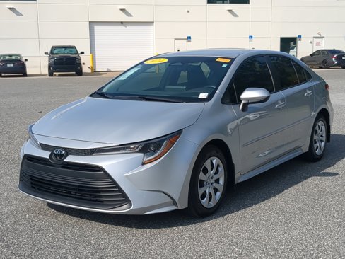 Used 2024 Toyota Corolla LE image 10