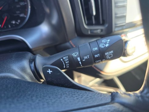 Used 2017 Toyota RAV4 SE image 32