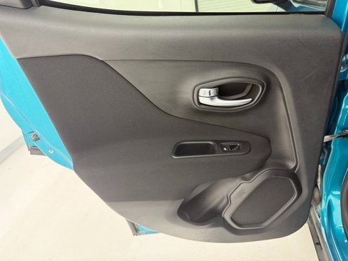 Used 2020 Jeep Renegade Latitude image 35