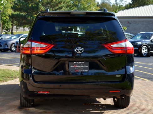 Used 2015 Toyota Sienna XLE image 9