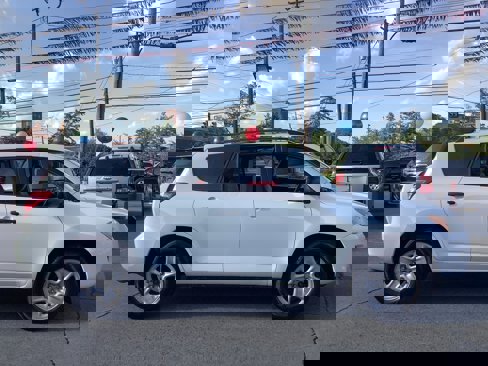 Used 2011 Toyota RAV4 4WD image 8