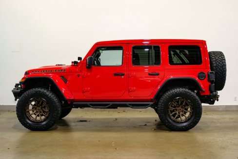 Used 2024 Jeep Wrangler Unlimited Rubicon w/ Technology Group image 8