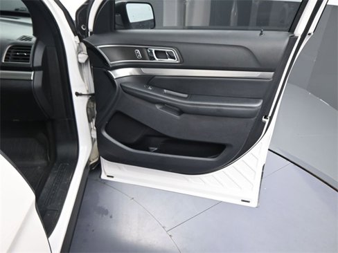 Used 2019 Ford Explorer XLT w/ Equipment Group 202A image 11
