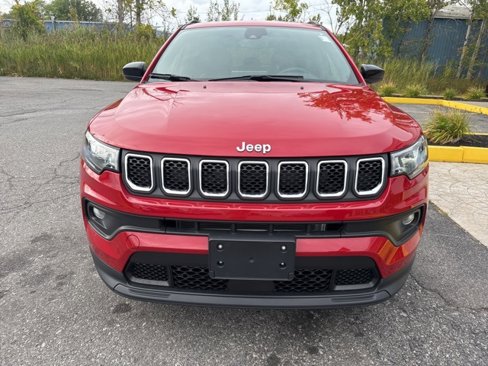Used 2023 Jeep Compass Latitude w/ Convenience Group image 2