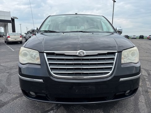 Used 2010 Chrysler Town & Country Limited w/ Entertainment Group #3 image 7