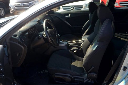 Used 2011 Hyundai Genesis 2.0T image 16