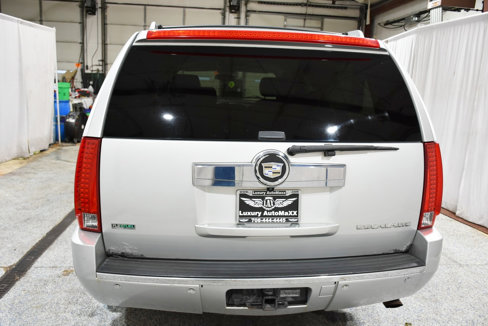 Used 2011 Cadillac Escalade ESV Premium image 10