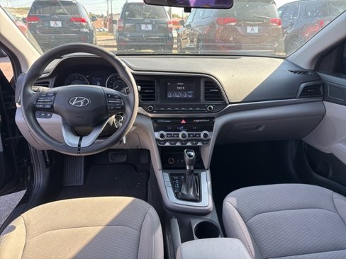 Used 2020 Hyundai Elantra SE image 13