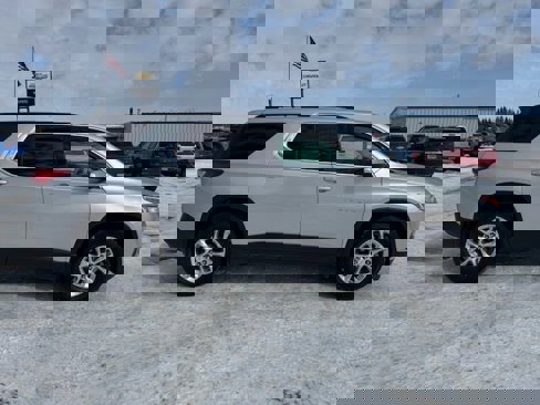 Used 2021 Chevrolet Traverse LT image 8