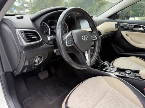 Used 2018 INFINITI QX30 image 21