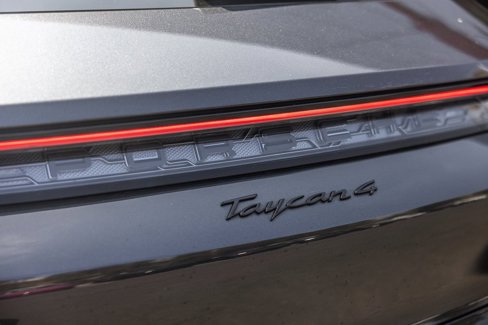 Certified 2022 Porsche Taycan 4 Cross Turismo image 22