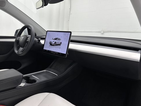 Used 2023 Tesla Model Y Long Range image 16