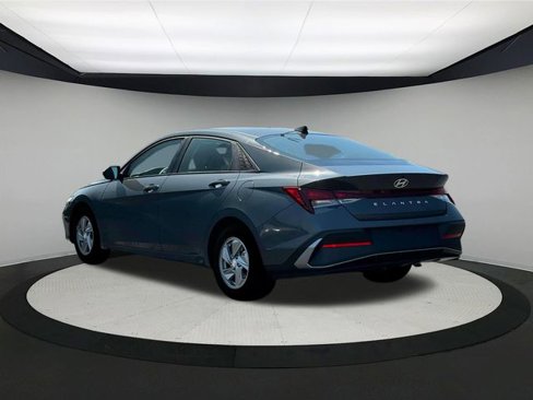 New 2025 Hyundai Elantra SE image 5