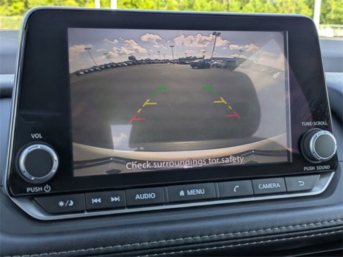 Used 2023 Nissan Rogue SV image 21
