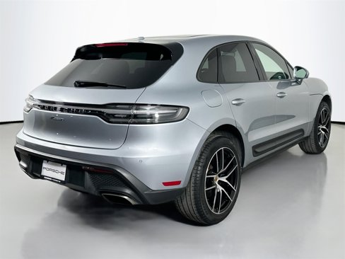 Certified 2024 Porsche Macan image 7