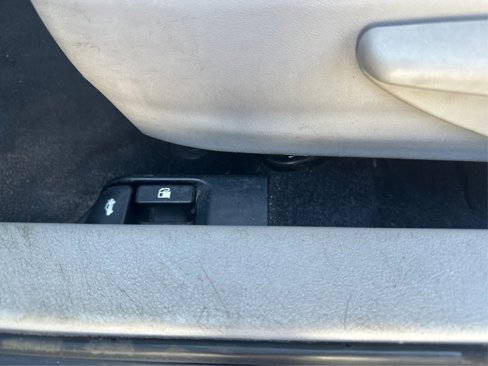 Used 2012 Toyota Camry LE image 19
