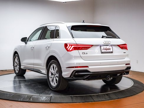 Used 2022 Audi Q3 2.0T Premium w/ Convenience Package image 9