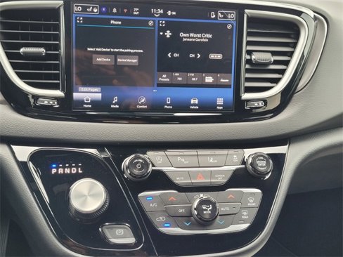 New 2025 Chrysler Voyager LX image 23