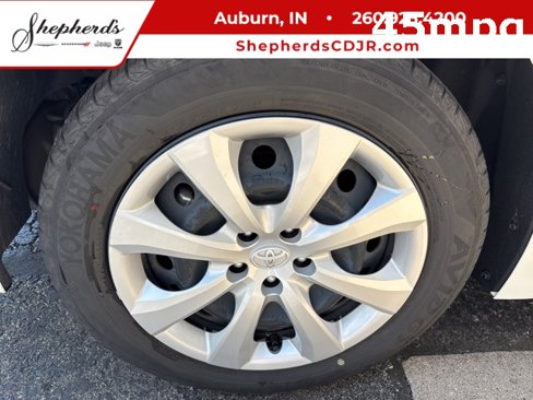 Used 2024 Toyota Corolla LE image 28