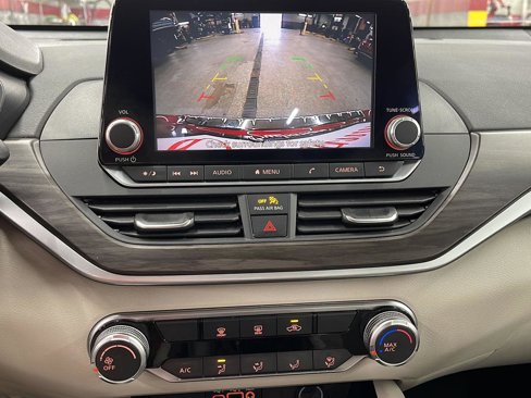 Used 2023 Nissan Altima 2.5 SV image 19