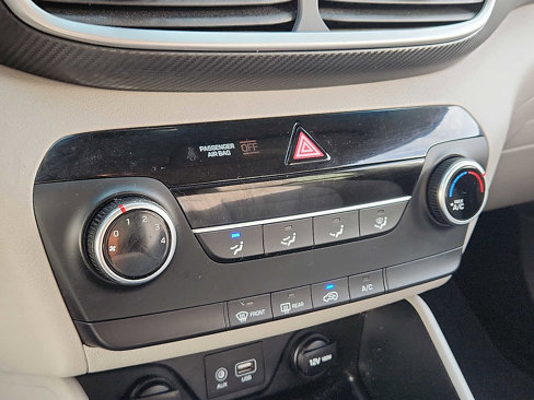 Used 2021 Hyundai Tucson SE image 15