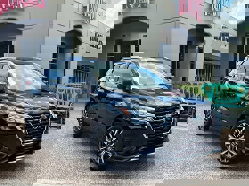 Used 2021 Nissan Kicks SV image 1