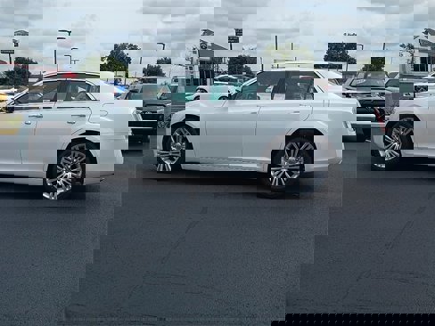 Used 2014 Chrysler 300 C w/ Light Group image 4