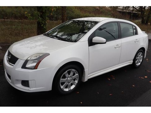 Used 2012 Nissan Sentra 2.0 SR image 2