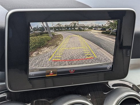 Used 2019 Mercedes-Benz GLC 300 image 22