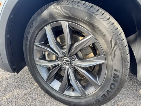 Certified 2022 Volkswagen Tiguan SE image 30