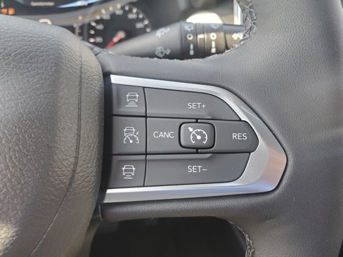 New 2025 Jeep Compass Limited image 17
