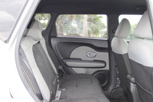 Used 2016 Kia Soul + image 7