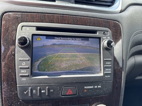 Used 2015 Chevrolet Traverse LT image 12