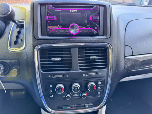 Used 2014 Dodge Grand Caravan SXT image 34