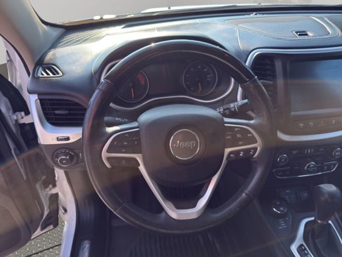 Used 2016 Jeep Cherokee Overland w/ Technology Group image 19