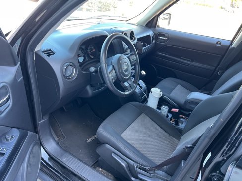Used 2014 Jeep Patriot Latitude w/ Sun/Sound Group image 5