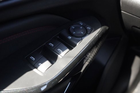 New 2024 Chevrolet Trax RS w/ Sunroof Package image 18