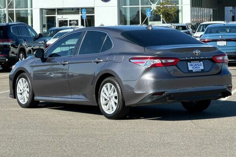 Used 2020 Toyota Camry LE image 6