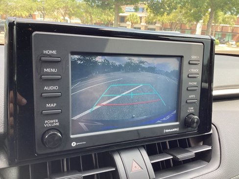 Used 2020 Toyota RAV4 LE image 17