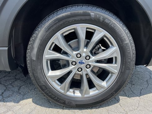 Used 2022 Ford Explorer XLT w/ Equipment Group 202A image 9