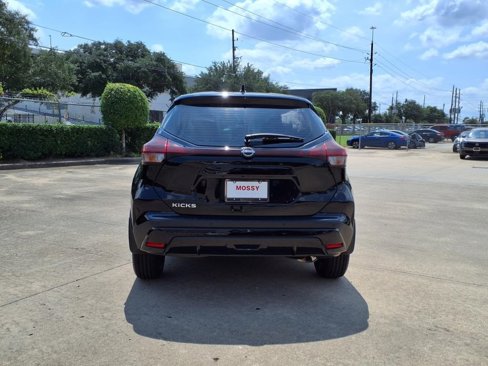 New 2025 Nissan Kicks Play S image 21