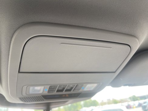 Used 2021 Ford Explorer XLT w/ Equipment Group 202A image 19