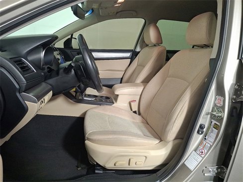 Used 2019 Subaru Outback 2.5i Premium image 16