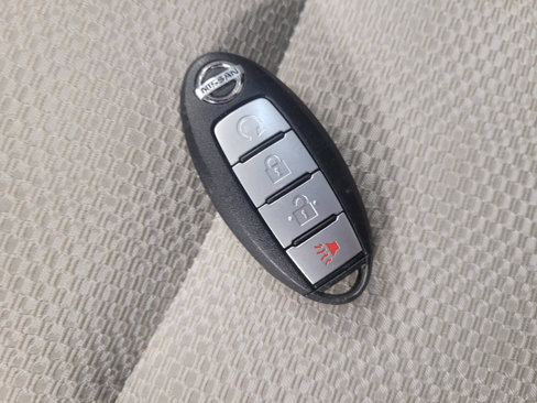 Used 2018 Nissan Rogue Sport SV w/ SV Technology Package image 32