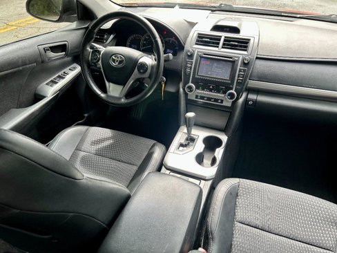 Used 2012 Toyota Camry SE image 7