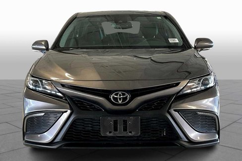 Used 2023 Toyota Camry SE image 3