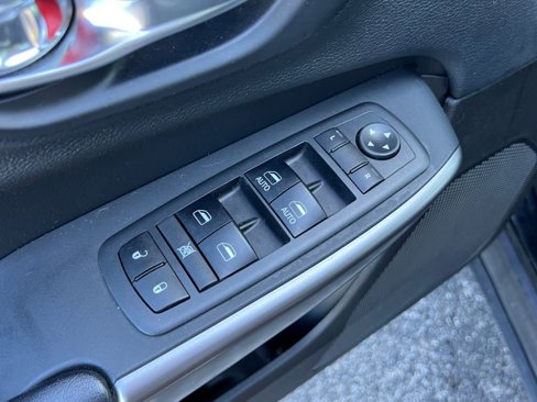 Used 2019 Jeep Cherokee Latitude Plus w/ Cold Weather Group image 16