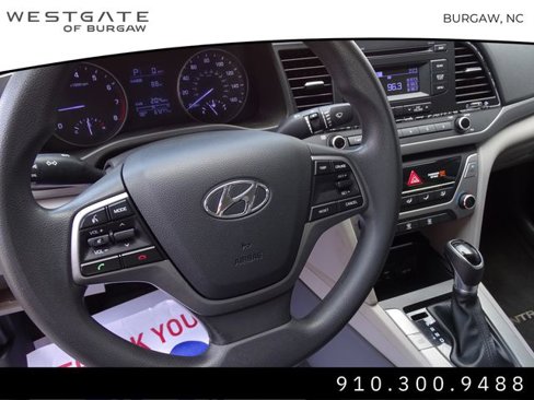 Used 2017 Hyundai Elantra SE image 20